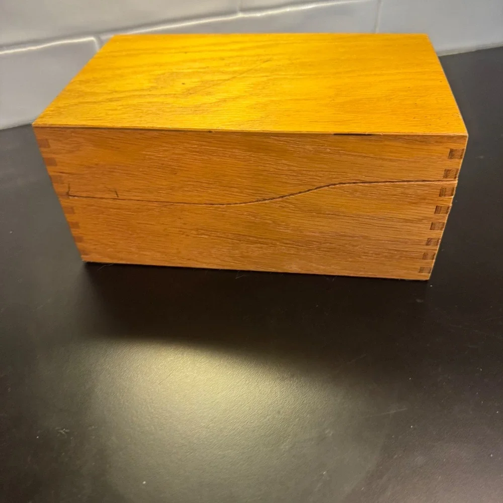 Harry C. Hedberg Wood Storage Box Mens OS Honey Oak Vintage Stock 359 MCM